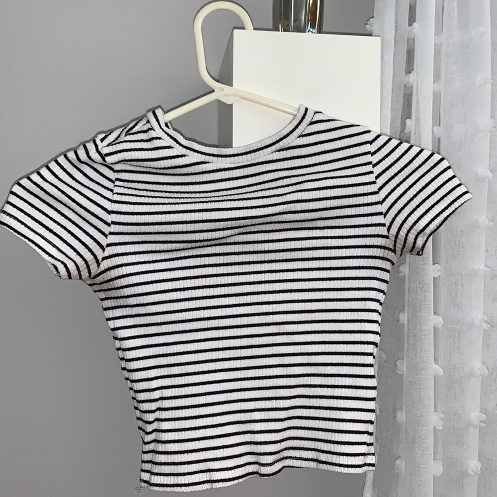 STRIPED CROP TOP